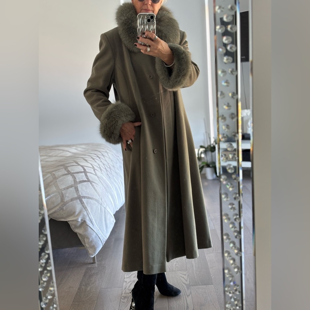 Lisa Fashion Toronto Elegant Long Coat with Fur Trim cuff and collar
